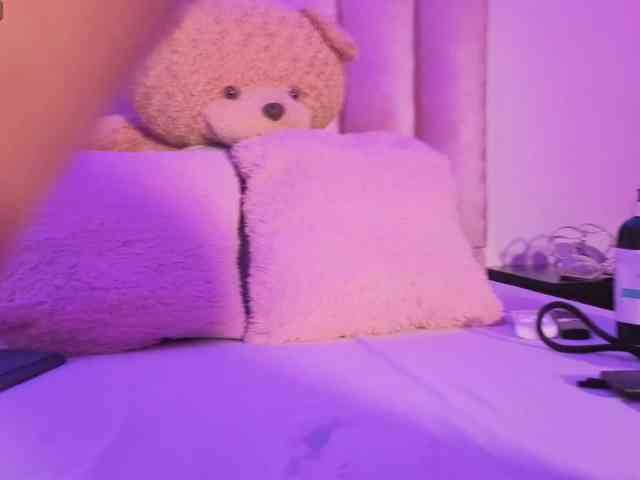 NAHOMII-BROWN webcam