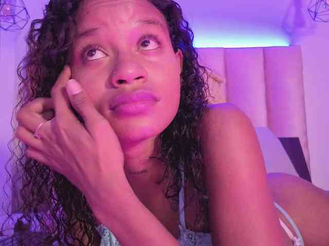 NAHOMII-BROWN webcam