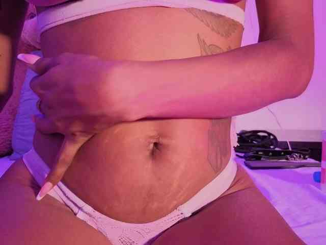 NAHOMII-BROWN webcam