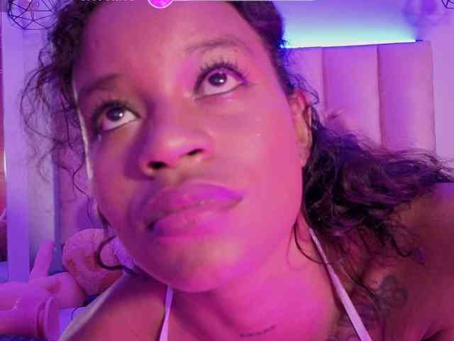 NAHOMII-BROWN webcam