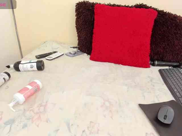 NAHOMII-BROWN webcam