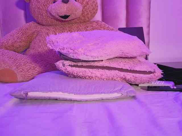 NAHOMII-BROWN webcam