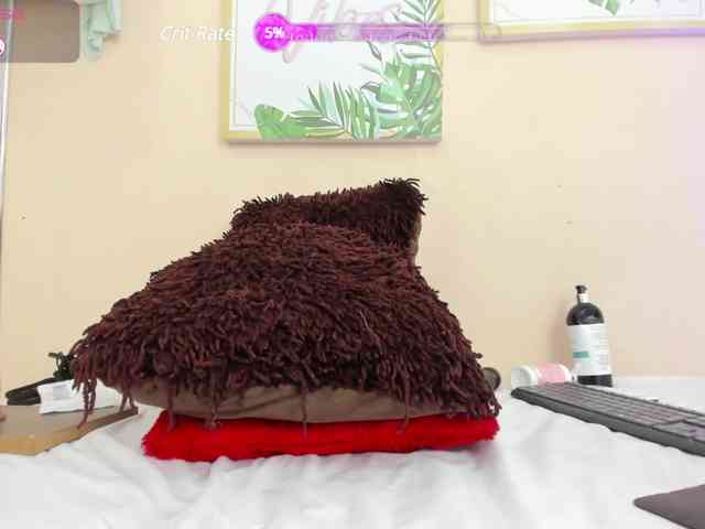 NAHOMII-BROWN webcam