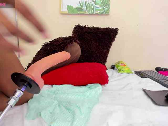 NAHOMII-BROWN webcam