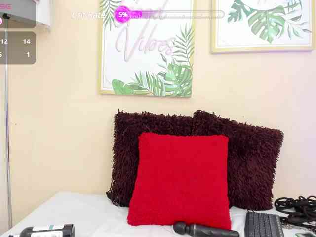 NAHOMII-BROWN webcam
