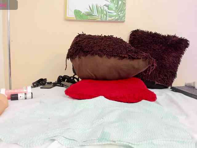 NAHOMII-BROWN webcam