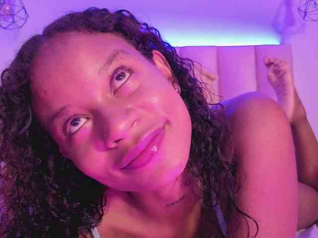 NAHOMII-BROWN webcam