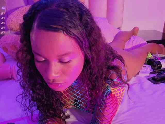 NAHOMII-BROWN webcam