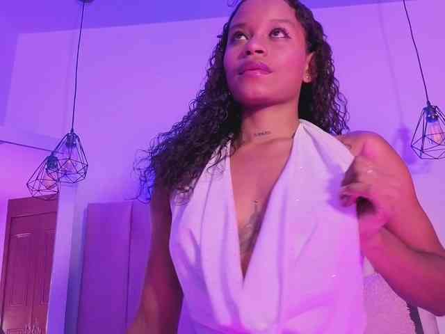 NAHOMII-BROWN webcam