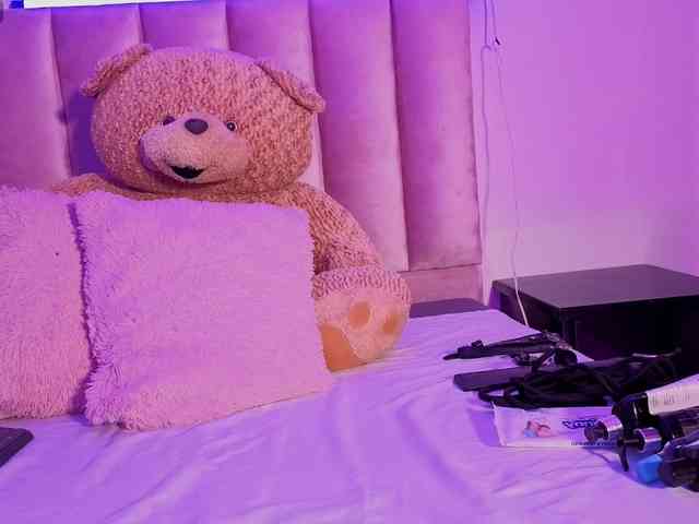 NAHOMII-BROWN webcam