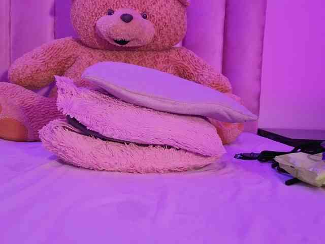 NAHOMII-BROWN webcam