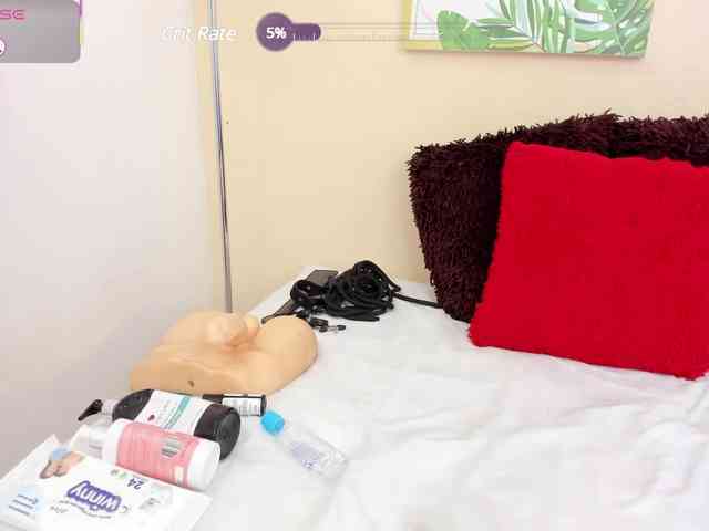 NAHOMII-BROWN webcam