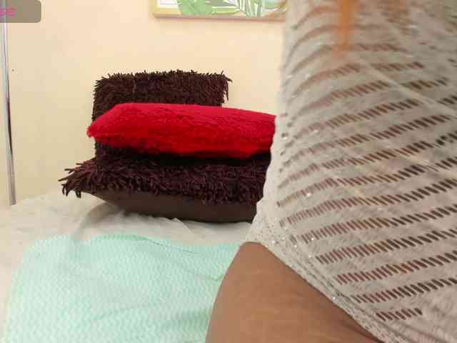 NAHOMII-BROWN webcam