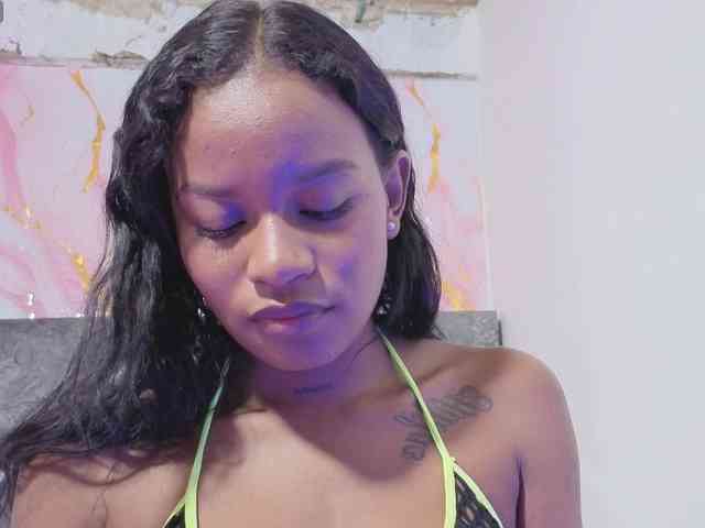 NAHOMII-BROWN webcam