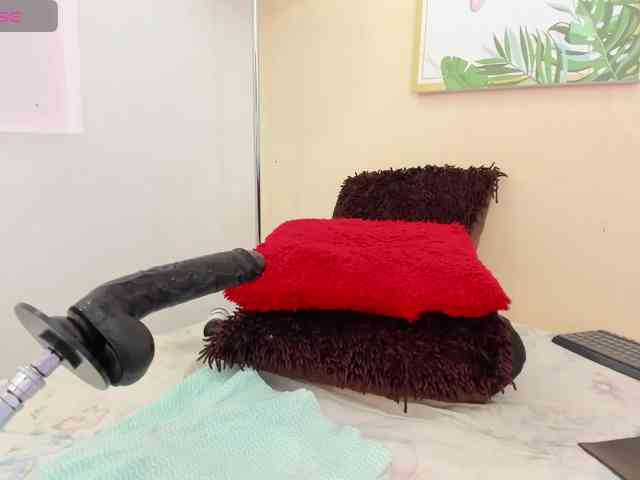 NAHOMII-BROWN webcam