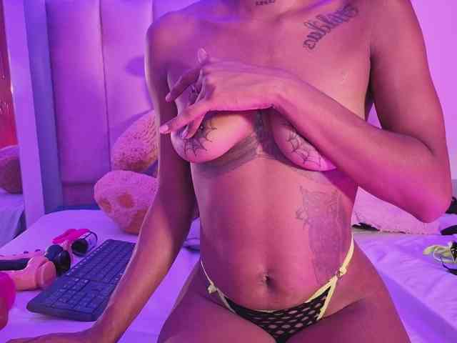 NAHOMII-BROWN webcam