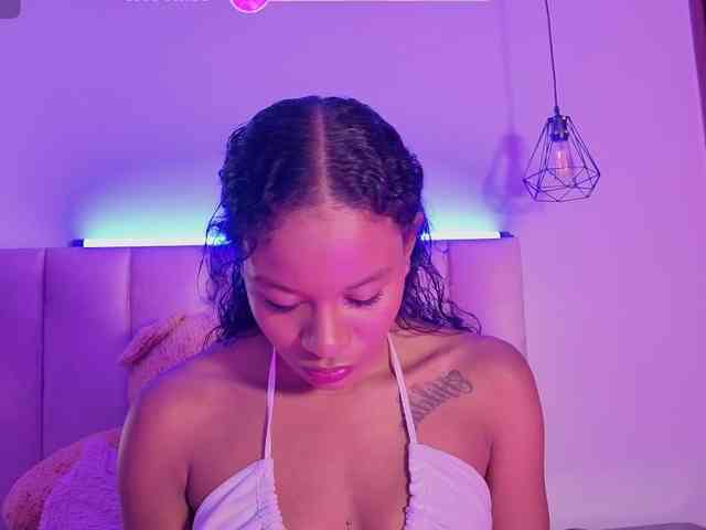 NAHOMII-BROWN webcam