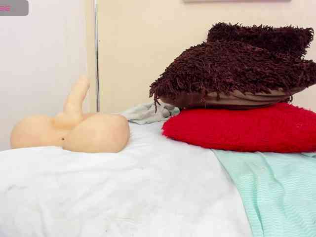 NAHOMII-BROWN webcam
