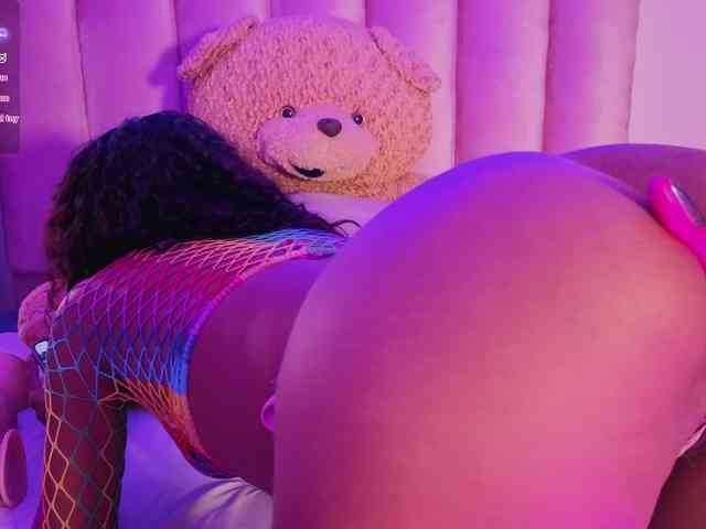 NAHOMII-BROWN webcam