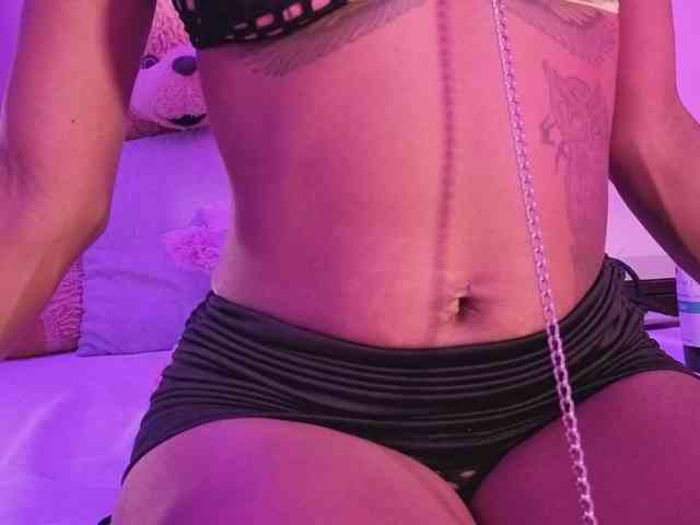 NAHOMII-BROWN webcam