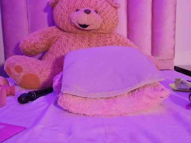 NAHOMII-BROWN webcam