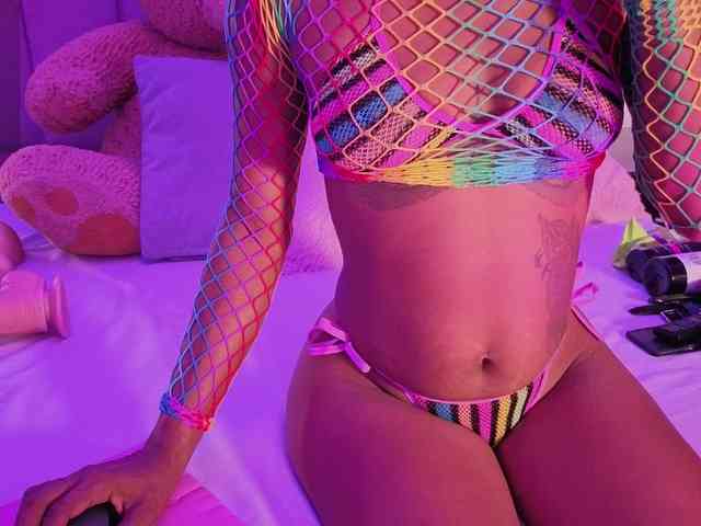 NAHOMII-BROWN webcam