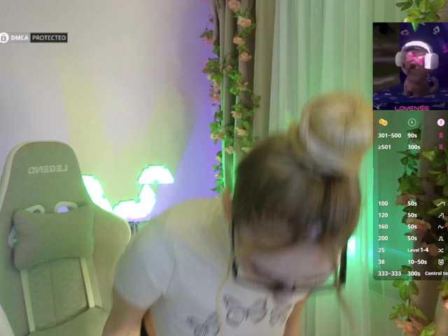 -Light-Fury-'s BongaCams show and profile