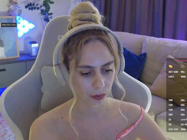 -Light-Fury-'s BongaCams show and profile