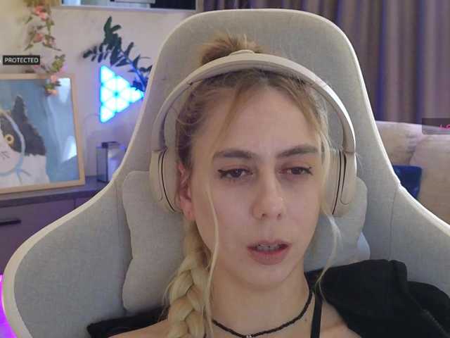 -Light-Fury-'s BongaCams show and profile