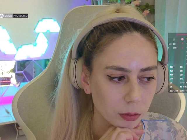 -Light-Fury-'s BongaCams show and profile