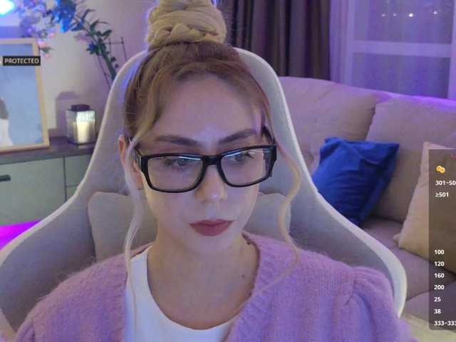 -Light-Fury-'s BongaCams show and profile