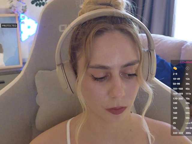 -Light-Fury-'s BongaCams show and profile