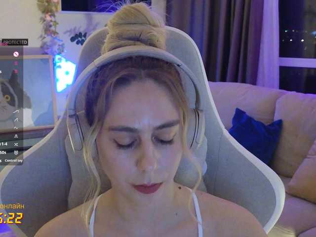 -Light-Fury-'s BongaCams show and profile