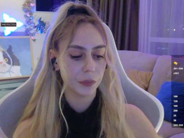 -Light-Fury-'s BongaCams show and profile