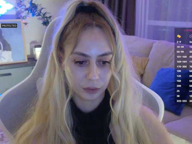 -Light-Fury-'s BongaCams show and profile