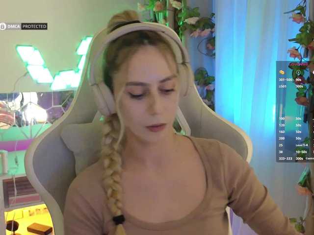 -Light-Fury-'s BongaCams show and profile