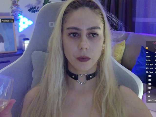 -Light-Fury-'s BongaCams show and profile