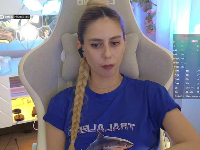 -Light-Fury-'s BongaCams show and profile