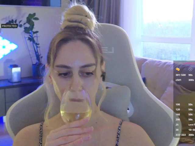 -Light-Fury-'s BongaCams show and profile