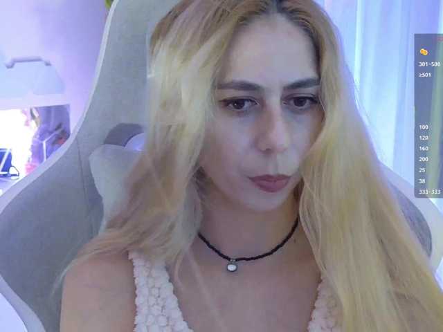 -Light-Fury-'s BongaCams show and profile