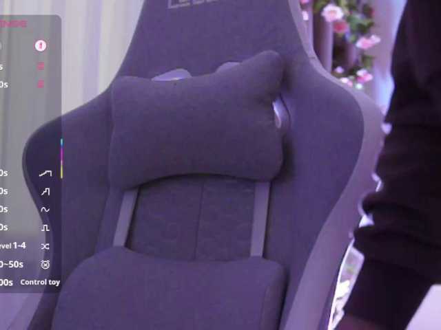 -Light-Fury-'s BongaCams show and profile