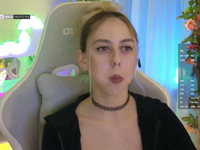 -Light-Fury-'s BongaCams show and profile