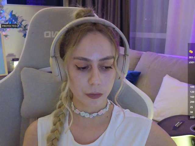 -Light-Fury-'s BongaCams show and profile