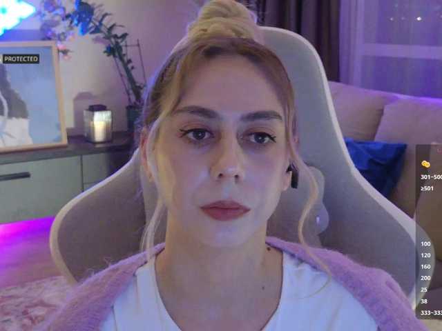 -Light-Fury-'s BongaCams show and profile