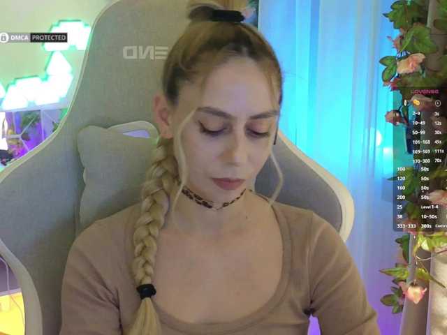 -Light-Fury-'s BongaCams show and profile