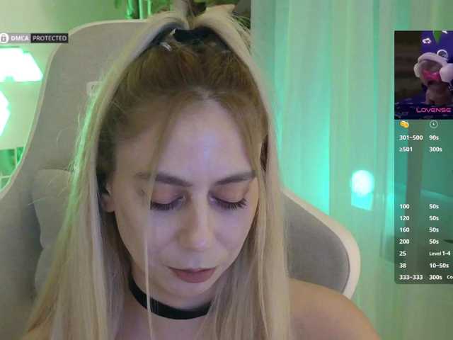 -Light-Fury-'s BongaCams show and profile