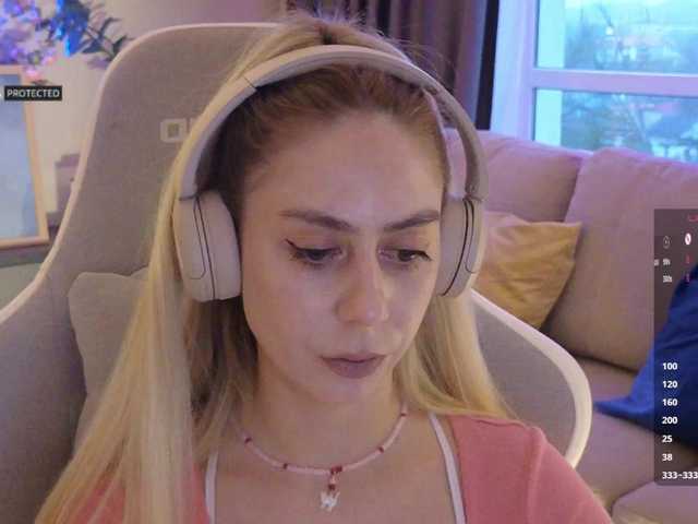 -Light-Fury-'s BongaCams show and profile