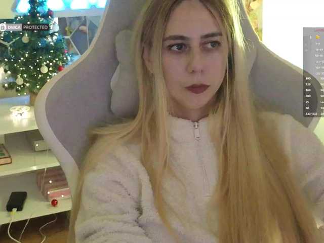 -Light-Fury-'s BongaCams show and profile