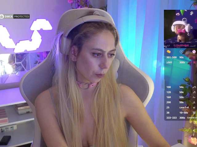 -Light-Fury-'s BongaCams show and profile