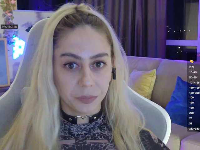 -Light-Fury-'s BongaCams show and profile